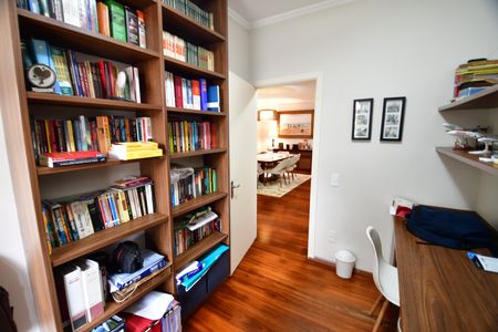 Casa à venda com 229m², 3 quartos e 1 vagaEscritório