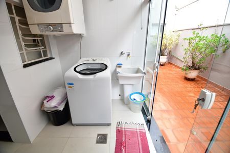 Casa à venda com 229m², 3 quartos e 1 vagaÁrea de Serviço