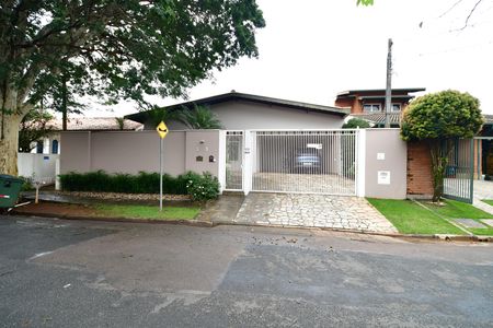 Casa à venda com 229m², 3 quartos e 1 vagaFachada