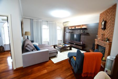 Casa à venda com 229m², 3 quartos e 1 vagaSala