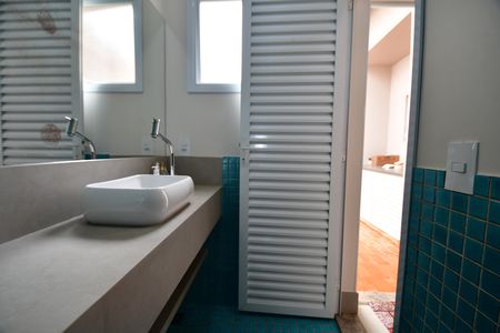 Casa à venda com 229m², 3 quartos e 1 vagaBanheiro