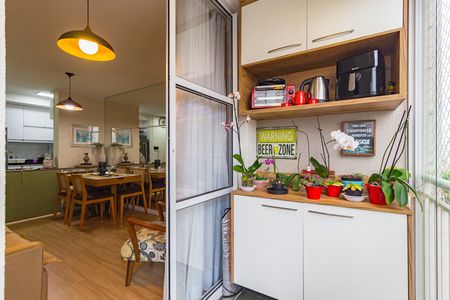 Apartamento à venda com 59m², 2 quartos e 1 vaga Apartamento à venda com 59m², 2 quartos e 1 vagaVaranda