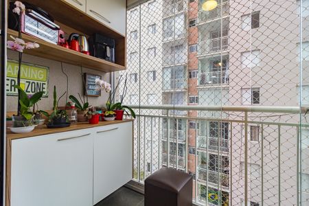 Apartamento à venda com 59m², 2 quartos e 1 vaga Apartamento à venda com 59m², 2 quartos e 1 vagaVaranda