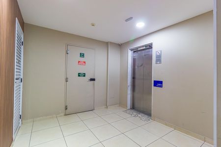 Apartamento à venda com 59m², 2 quartos e 1 vaga Apartamento à venda com 59m², 2 quartos e 1 vagaHall social
