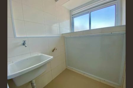 Área de serviço de apartamento para alugar com 2 quartos, 68m² em Embaré, Santos