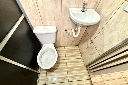Casa para alugar com 137m², 1 quarto e sem vaga Casa para alugar com 137m², 1 quarto e sem vagaBanheiro