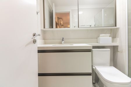 Apartamento à venda com 110m², 3 quartos e 2 vagas Apartamento à venda com 110m², 3 quartos e 2 vagasBanheiro Suíte 1
