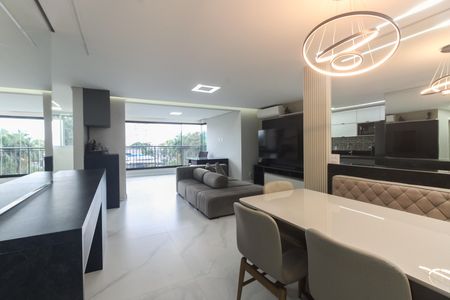 Apartamento à venda com 110m², 3 quartos e 2 vagas Apartamento à venda com 110m², 3 quartos e 2 vagasSala