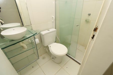 Apartamento para alugar com 70m², 2 quartos e 1 vaga Apartamento para alugar com 70m², 2 quartos e 1 vagaBanheiro da Suíte