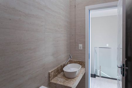 Casa para alugar com 174m², 3 quartos e 3 vagasBanheiro social 