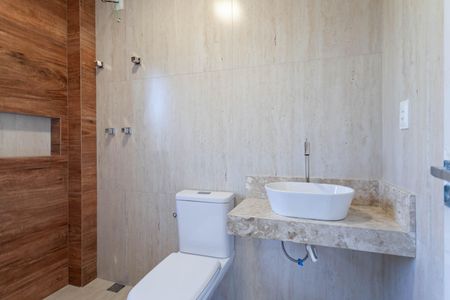 Casa para alugar com 174m², 3 quartos e 3 vagasBanheiro da suíte 