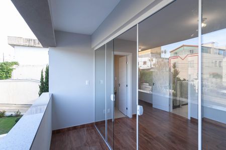 Casa para alugar com 174m², 3 quartos e 3 vagasVaranda da suíte 