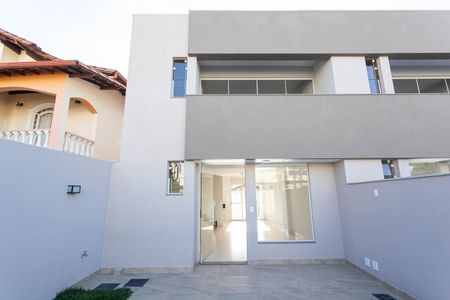 Fachada do bloco de casa à venda com 3 quartos, 174m² em Planalto, Belo Horizonte