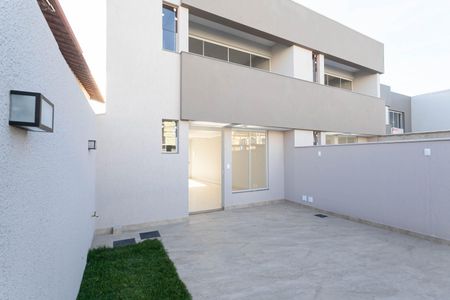 Casa para alugar com 174m², 3 quartos e 3 vagasEntrada
