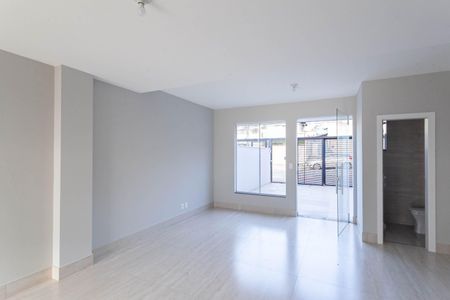 Sala de casa à venda com 3 quartos, 174m² em Planalto, Belo Horizonte