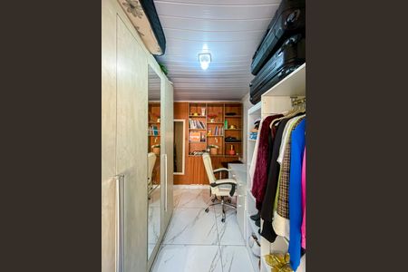 Casa para alugar com 130m², 2 quartos e 1 vaga Casa para alugar com 130m², 2 quartos e 1 vagaCloset do Quarto 2