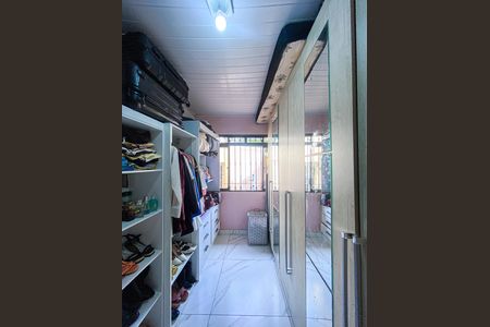 Casa para alugar com 130m², 2 quartos e 1 vaga Casa para alugar com 130m², 2 quartos e 1 vagaCloset do Quarto 2
