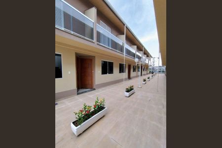 Casa de condomínio à venda com 94m², 3 quartos e 2 vagas Casa de condomínio à venda com 94m², 3 quartos e 2 vagasÁrea externa