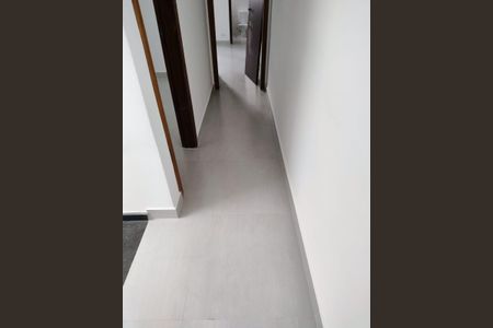 Casa de condomínio à venda com 94m², 3 quartos e 2 vagas Casa de condomínio à venda com 94m², 3 quartos e 2 vagasCorredor