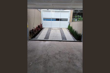 Casa de condomínio à venda com 94m², 3 quartos e 2 vagas Casa de condomínio à venda com 94m², 3 quartos e 2 vagasÁrea externa
