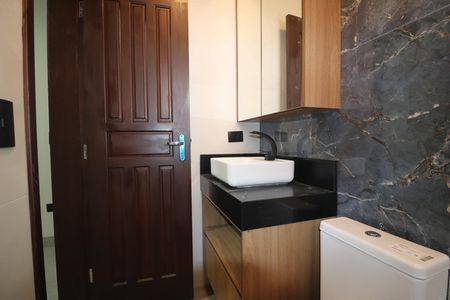 Casa à venda com 210m², 3 quartos e 3 vagasBanheiro Quarto 1 suíte
