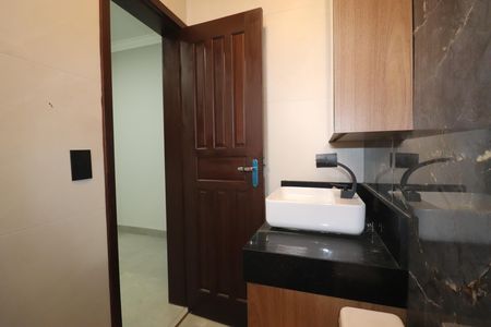 Casa à venda com 210m², 3 quartos e 3 vagasBanheiro Quarto 1 suíte