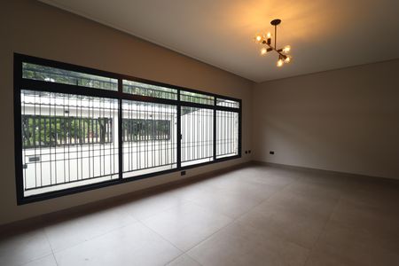 Casa à venda com 210m², 3 quartos e 3 vagasSala