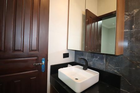 Casa à venda com 210m², 3 quartos e 3 vagasBanheiro Quarto 1 suíte