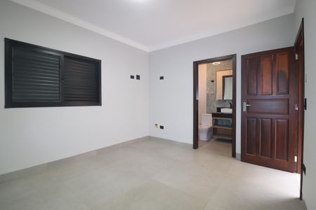 Casa à venda com 210m², 3 quartos e 3 vagasQuarto 2 suíte