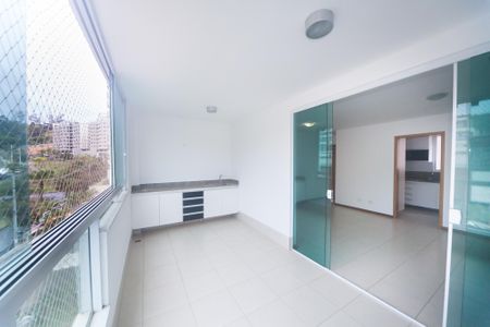 Apartamento à venda com 83m², 3 quartos e 2 vagas Apartamento à venda com 83m², 3 quartos e 2 vagasVaranda da Sala