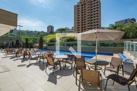 Apartamento à venda com 83m², 3 quartos e 2 vagas Apartamento à venda com 83m², 3 quartos e 2 vagasÁrea comum - Piscina