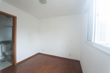 Apartamento à venda com 83m², 3 quartos e 2 vagas Apartamento à venda com 83m², 3 quartos e 2 vagassuite