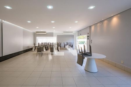 Apartamento à venda com 83m², 3 quartos e 2 vagas Apartamento à venda com 83m², 3 quartos e 2 vagasÁrea comum - Salão de festas