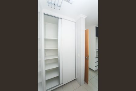 Apartamento à venda com 83m², 3 quartos e 2 vagas Apartamento à venda com 83m², 3 quartos e 2 vagasÁrea de Serviço