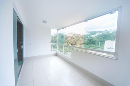 Apartamento à venda com 83m², 3 quartos e 2 vagas Apartamento à venda com 83m², 3 quartos e 2 vagasVaranda da Sala