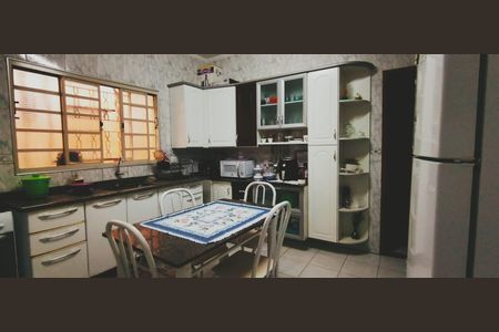 Casa para alugar com 132m², 3 quartos e 3 vagasCozinha