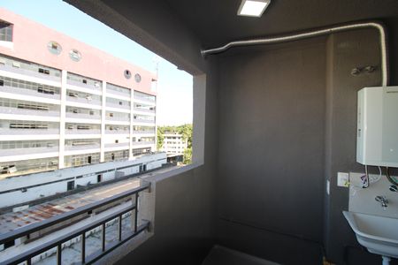 Apartamento para alugar com 48m², 1 quarto e 1 vagaSala / Cozinha - Varanda