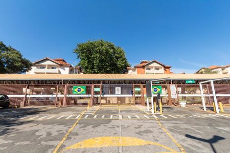 Apartamento para alugar com 57m², 2 quartos e 1 vaga Apartamento para alugar com 57m², 2 quartos e 1 vagaFachada