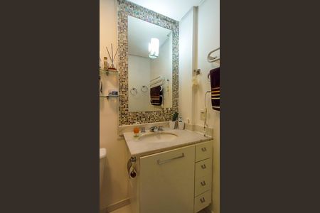 Banheiro suite  de apartamento à venda com 4 quartos, 160m² em Nonoai, Porto Alegre
