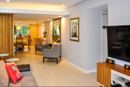 Apartamento à venda com 160m², 4 quartos e 2 vagas Apartamento à venda com 160m², 4 quartos e 2 vagasSala 2