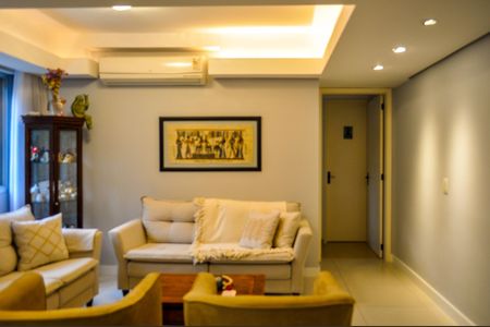 Sala  de apartamento à venda com 4 quartos, 160m² em Nonoai, Porto Alegre