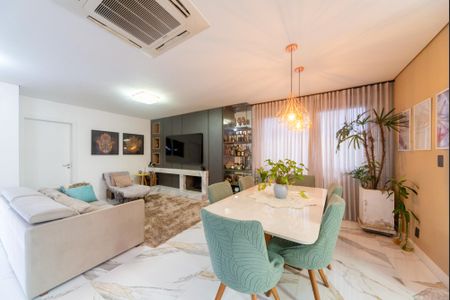 Casa de condomínio para alugar com 300m², 5 quartos e 2 vagas Casa de condomínio para alugar com 300m², 5 quartos e 2 vagasSala