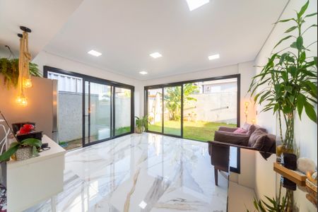 Sala de casa de condomínio para alugar com 5 quartos, 300m² em Sítio São José, Viamão