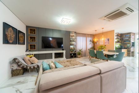Casa de condomínio para alugar com 300m², 5 quartos e 2 vagas Casa de condomínio para alugar com 300m², 5 quartos e 2 vagasSala