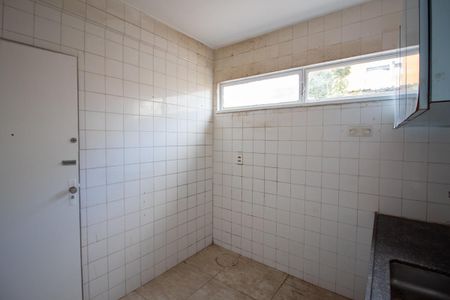 Cozinha de apartamento à venda com 3 quartos, 75m² em Santa Monica, Belo Horizonte