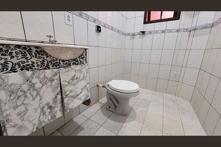 Banheiro de casa para alugar com 1 quarto, 40m² em Jardim Luciana, Itaquaquecetuba