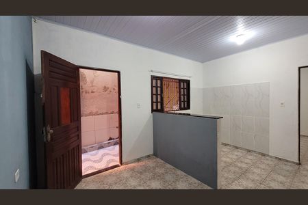 Sala de casa para alugar com 1 quarto, 42m² em Jardim Luciana, Itaquaquecetuba