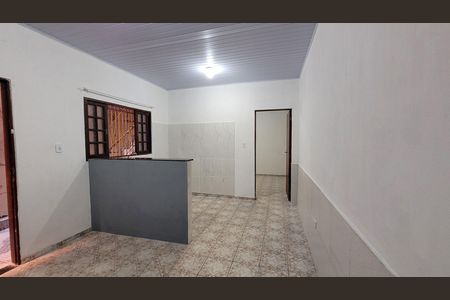 Sala de casa para alugar com 1 quarto, 42m² em Jardim Luciana, Itaquaquecetuba