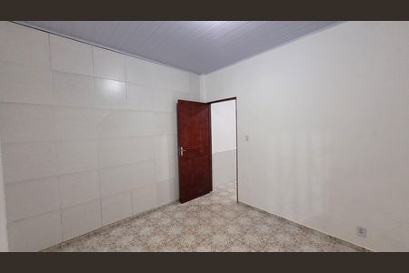 Quarto de casa para alugar com 1 quarto, 40m² em Jardim Luciana, Itaquaquecetuba