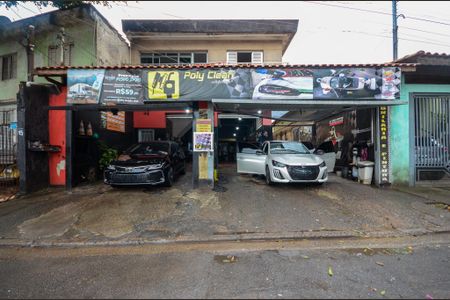 Casa para alugar com 360m², 4 quartos e 10 vagas Casa para alugar com 360m², 4 quartos e 10 vagasFachada